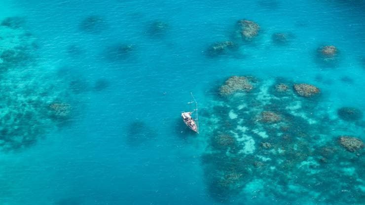 Segeln zwischen den Whitsunday Islands, Great Barrier Reef, Queensland © Tourism Australia