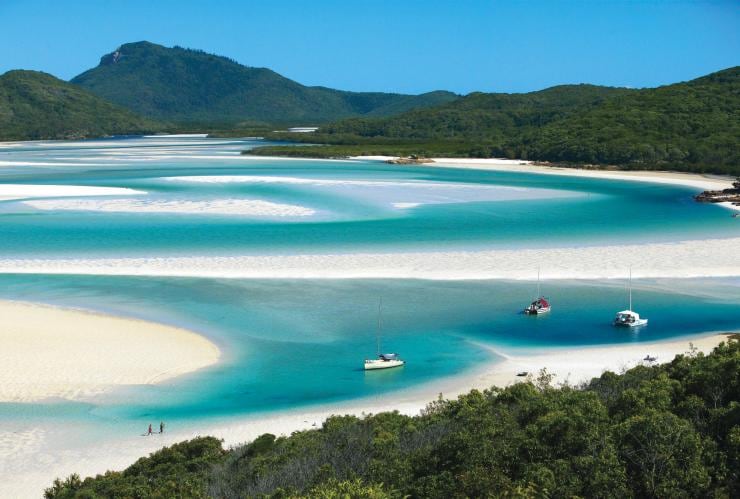 Whitehaven Beach, Whitsunday Islands, Great Barrier Reef, QLD © Tourism and Events Queensland