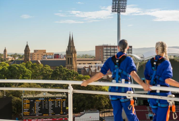 Vista dall'alto durante l'Adelaide RoofClimb experience, Adelaide Oval, Adelaide, South Australia © che Chorley