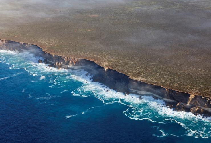 Bunda Cliffs, Eyre Peninsula, South Australia © Peter Eve, Monsoon Studio, South Australian Tourism Commission