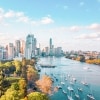植物園とブリスベン市街の上空からの眺め © Clive D'Silva/Tourism and Events Queensland