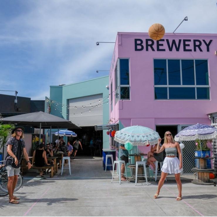 昆士蘭州黃金海岸邁阿密Lost Palms啤酒公司啤酒花園©Lost Palms啤酒公司