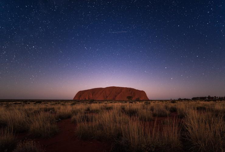 Sternenhimmel über dem Uluru, Uluru-Kata Tjuta National Park, Northern Territory © Matt Donovan