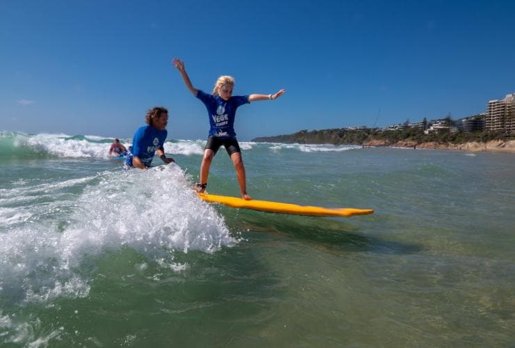 쿨럼 서핑 스쿨, 선샤인 코스트, 퀸즐랜드 © 퀸즐랜드주 관광청