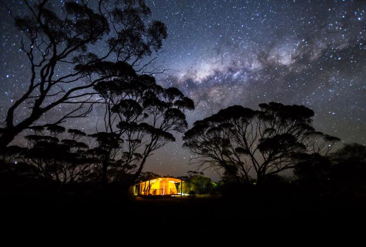 南澳州（South Australia）高勒山脈（Gawler Ranges）的康阿路納營地（Kangaluna Camp）©John White