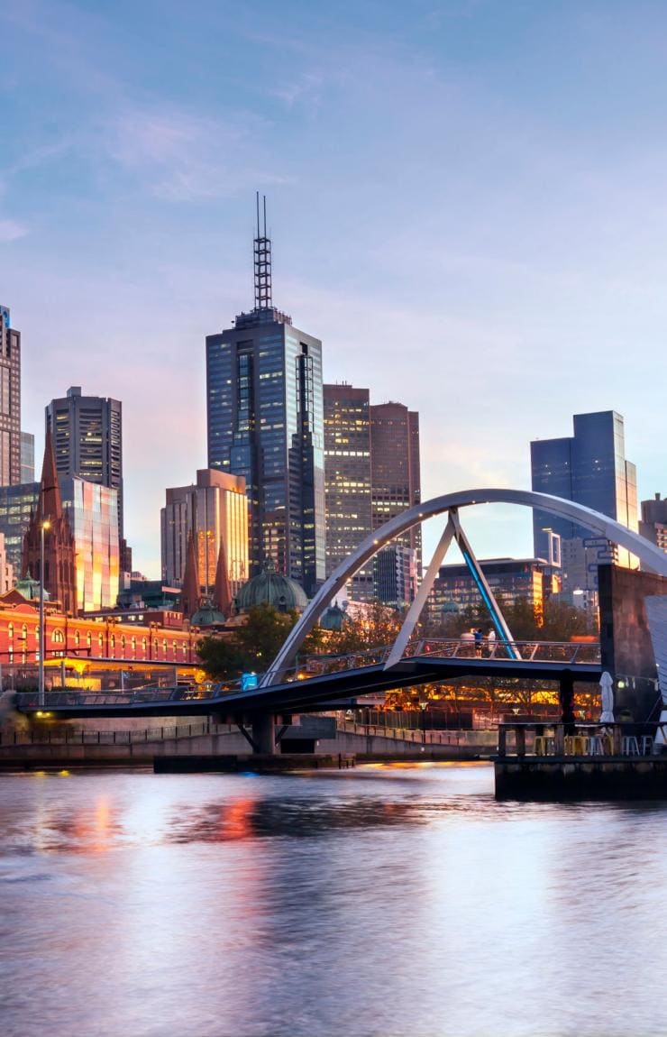 Skyline von Melbourne, von Southbank aus, Melbourne, Victoria © Robyn Mackenzie