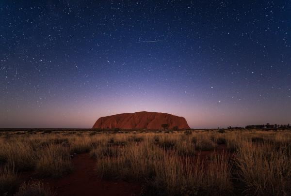 Sternenhimmel über dem Uluru, Uluru-Kata Tjuta National Park, Northern Territory © Matt Donovan