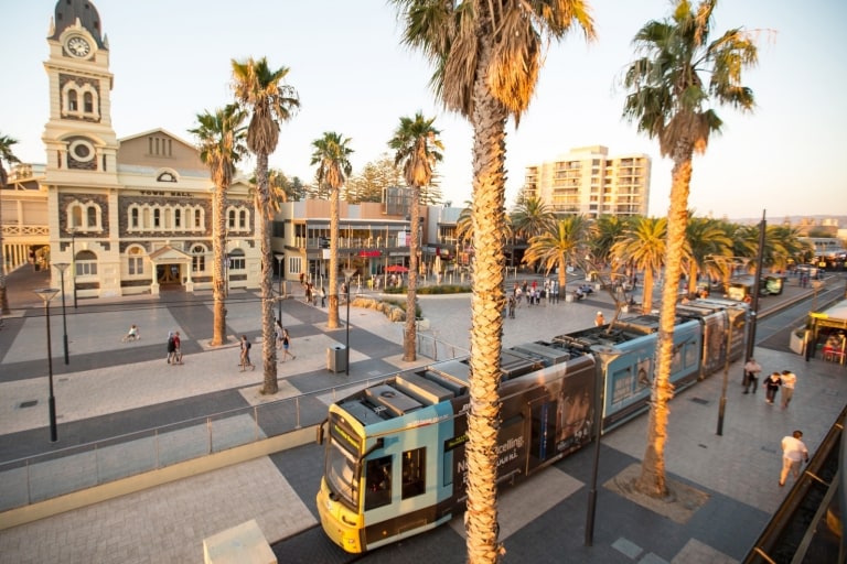 Straßenbahn, Moseley Square, Adelaide/Tarntanya, Südaustralien © Tourism Australia