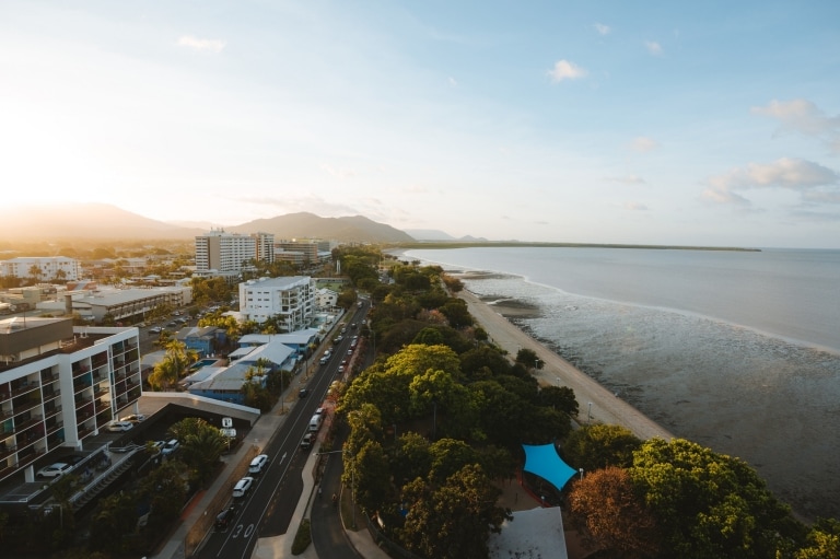 Riley Hotel, Cairns, Queensland © Tourism Australia