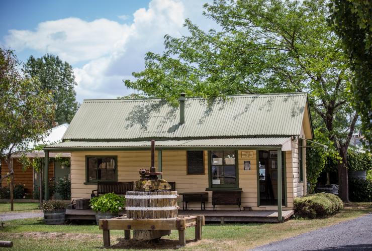 Toual Schoolhouse-Weinkeller bei Helm Wines, Murrumbateman, New South Wales © VisitCanberra