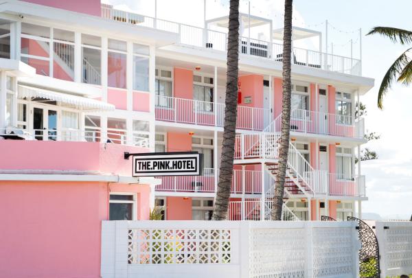 Pink Hotel, Coolangatta, Gold Coast, Queensland © Destination Gold Coast
