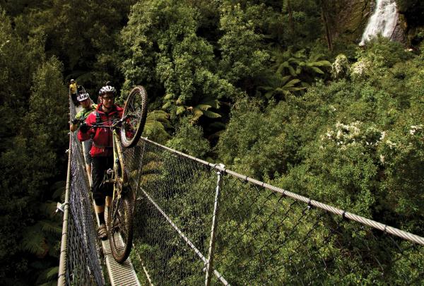 Montezuma Falls, Pieman River, Tasmanien © Flow Mountain Bike
