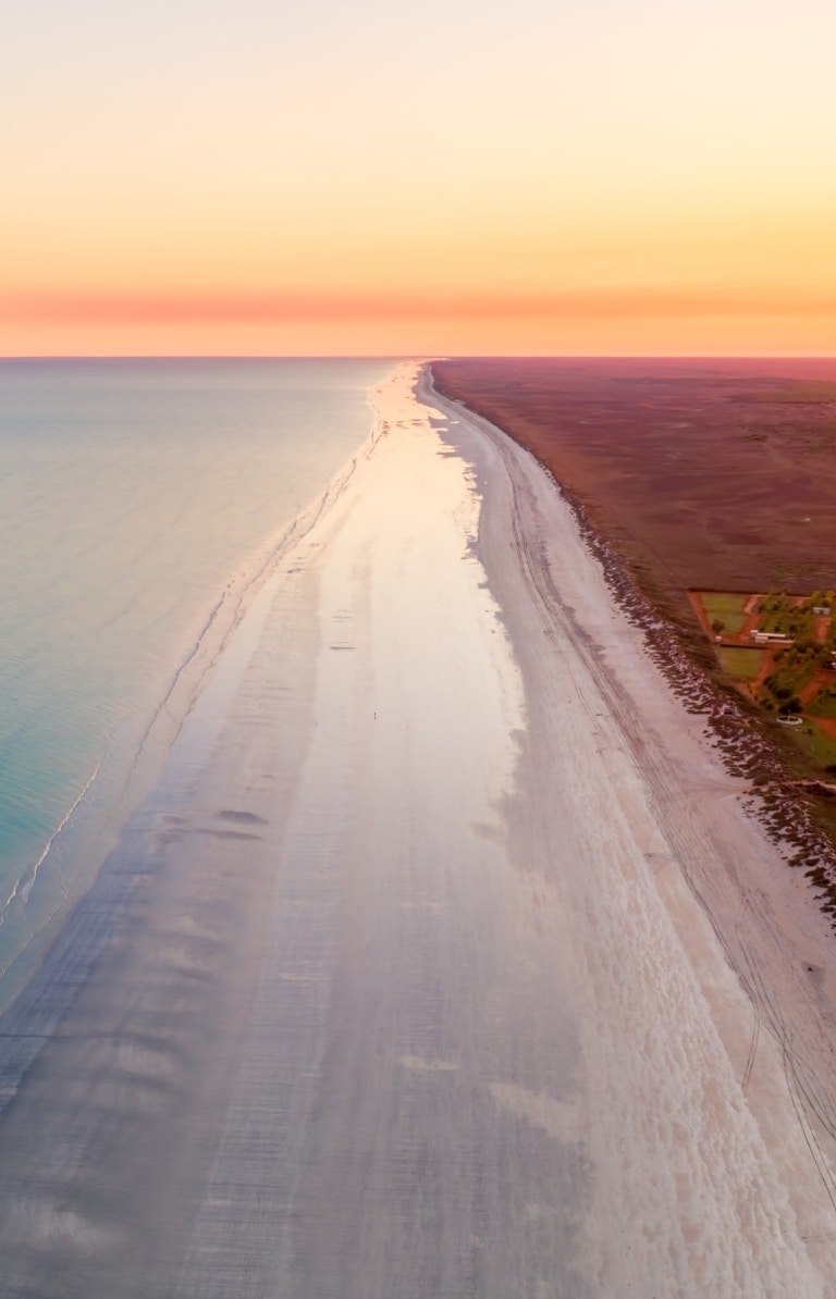 Eighty Mile Beach, Westaustralien © Australia's North West, CJ Maddock (@awaywithcj)