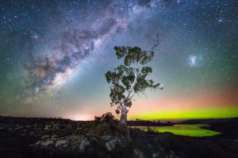 Aurora Australis über Cradle Mountain, Tasmanien © Pierre Destribats