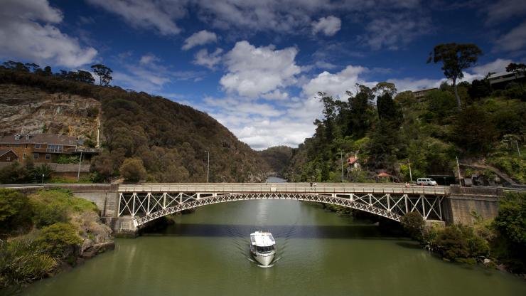 Kings Bridge, Cataract Gorge Reserve, Launceston, Tasmanien © Tourism Tasmania