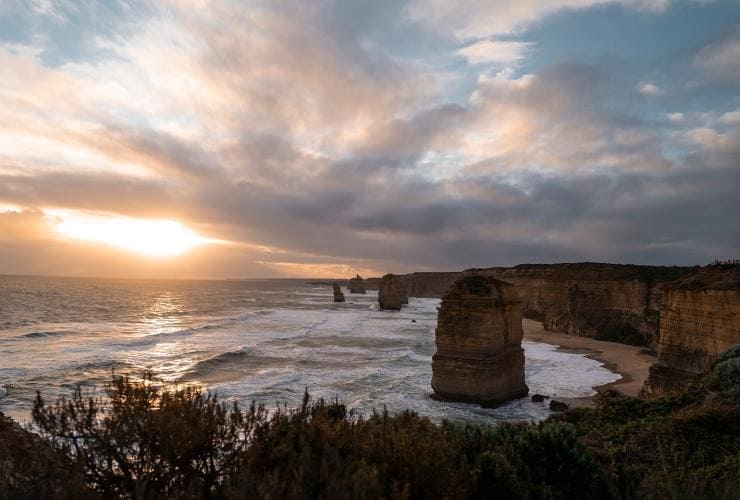 Twelve Apostles, Great Ocean Road, Victoria © Tourism Australia