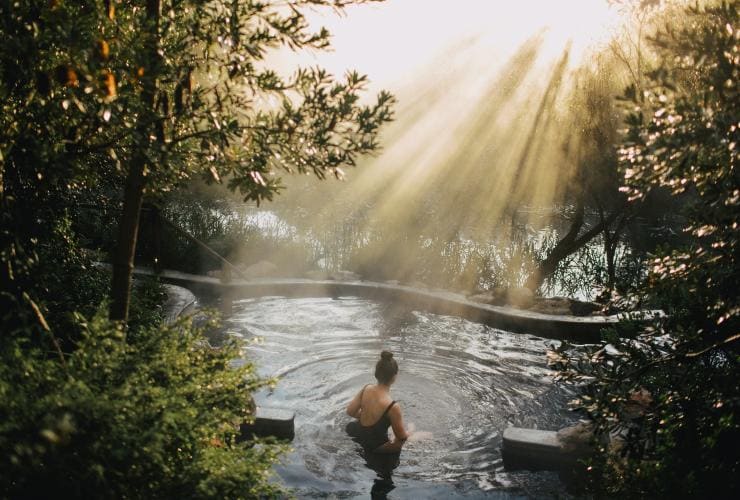Bath House – Lakeside Pool, Peninsula Hot Springs, Mornington Peninsula, Victoria © Peninsula Hot Springs