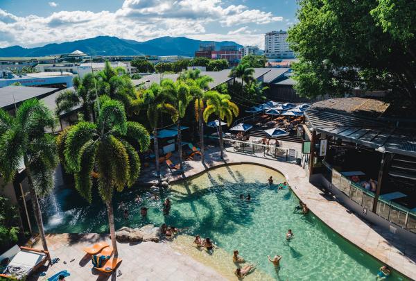 Gilligan’s, Cairns/Gimuy, Queensland © Gilligan’s