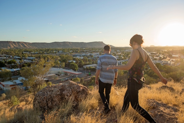 Anzac Hill, Alice Springs, Northern Territory © Shaana McNaught, Tourism NT