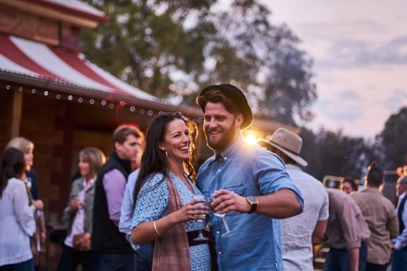 Couple at Prairie Hotel in outback South Australia © South Australian Tourism Commission
