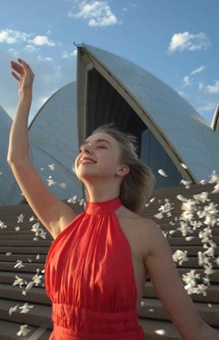 Pink skies behind the Sydney Opera House at sunset © Keith Zhu/Unsplash