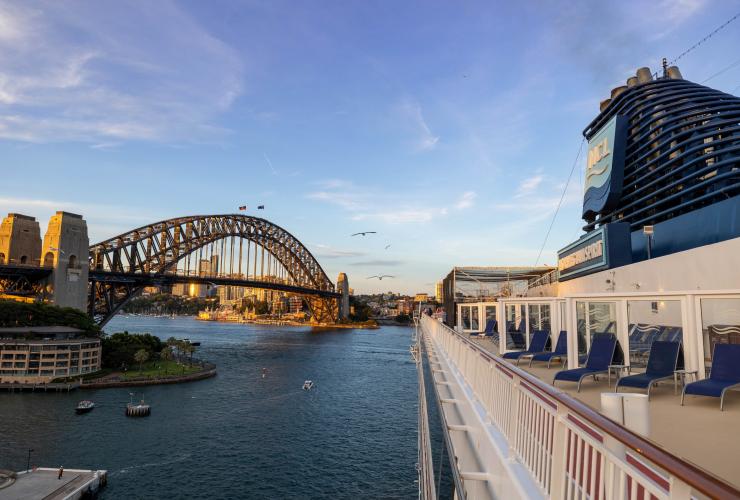 Wake up to sparking Sydney Harbour © Norwegian Cruise Line