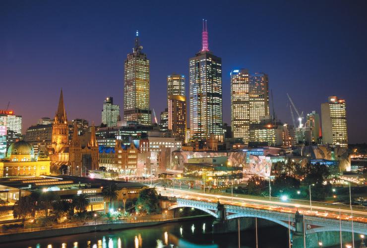 Step off the ship for a night out in Melbourne, VIC © Visit Victoria