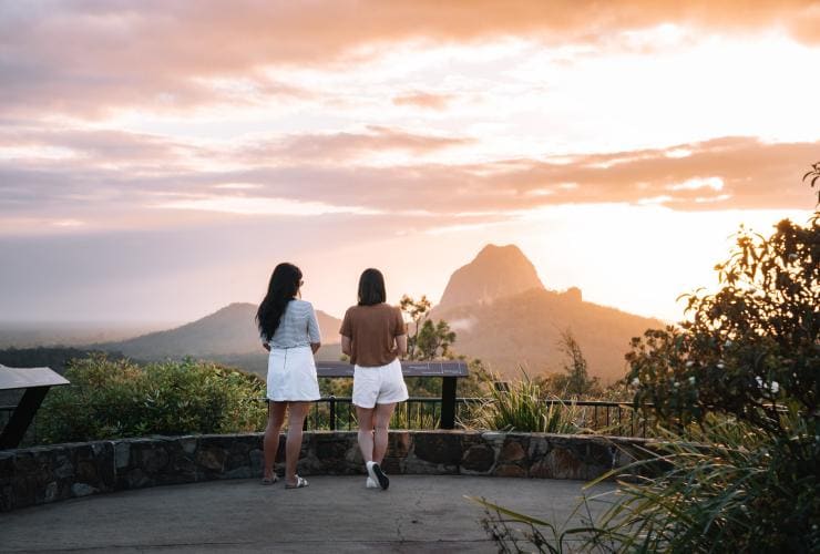Girls looking out at the Glass House Mountains © Tourism and Events Queensland