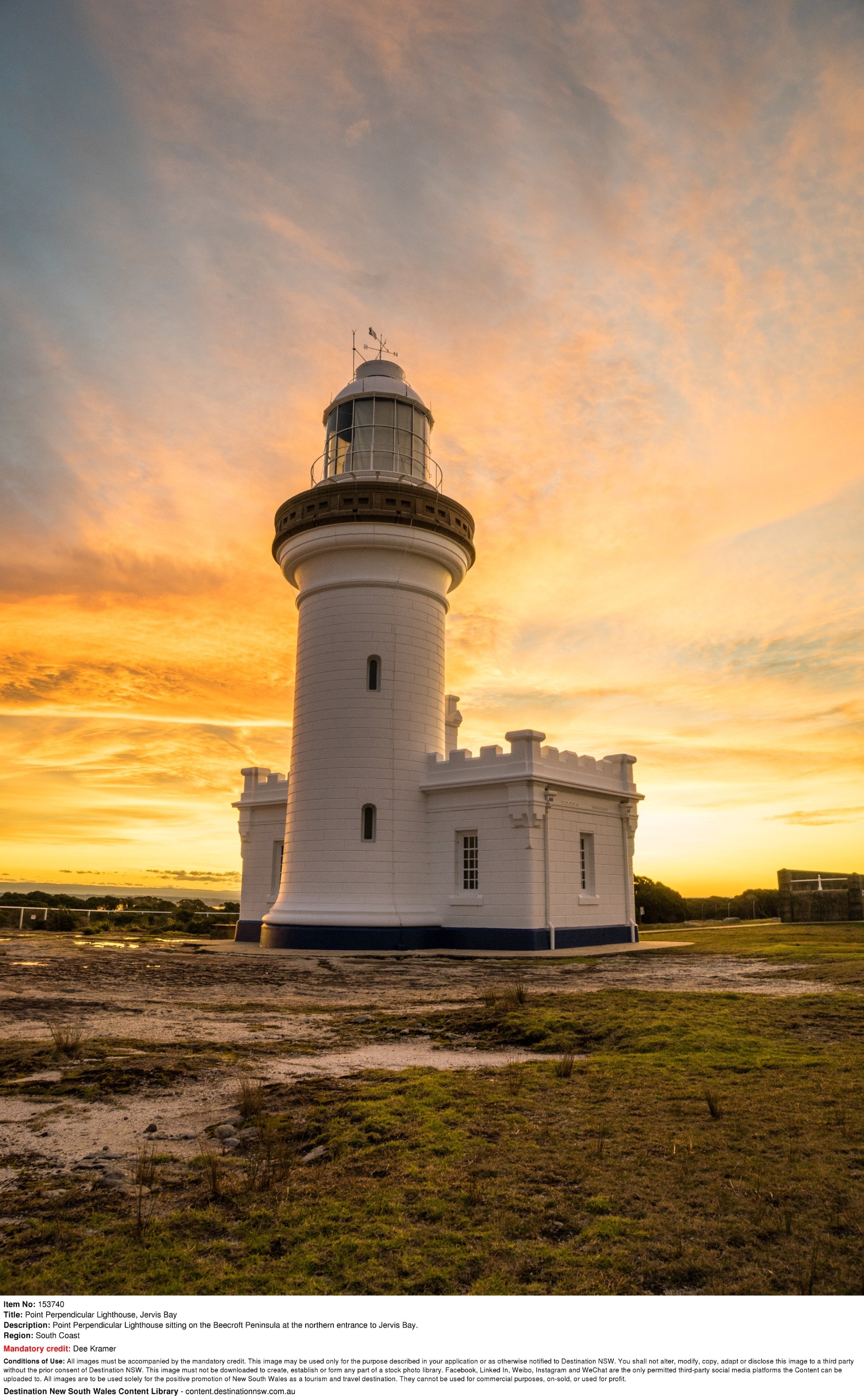 Point Perpendicular Lighthouse, Jervis Bay, NSW © Dee Kramer 