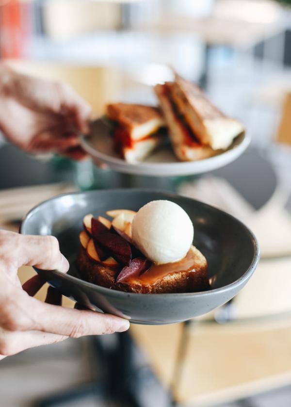 Dining meals being served at Grown in West End © Savannah van der Niet