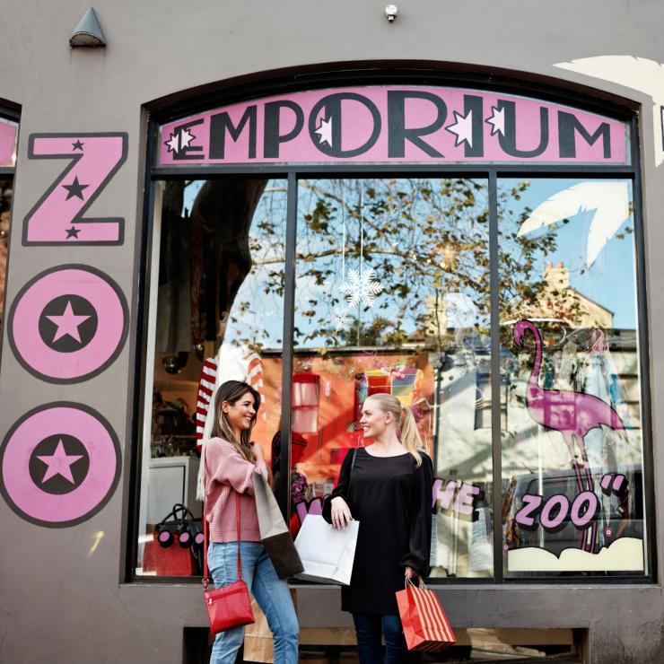 Friends enjoying a day of shopping at Zoo Emporium in Surry Hills © Destination NSW
