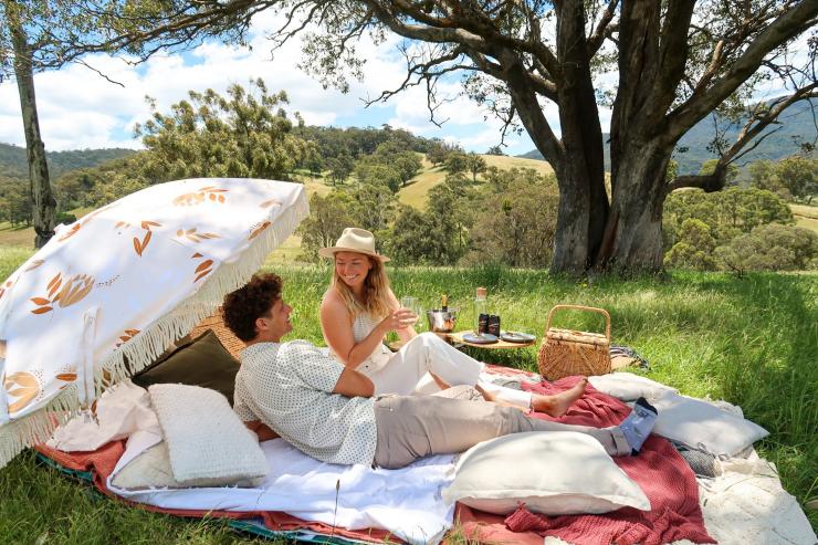 Picnic in the Paddock, Currajong Retreat, NSW © Amy Fraser