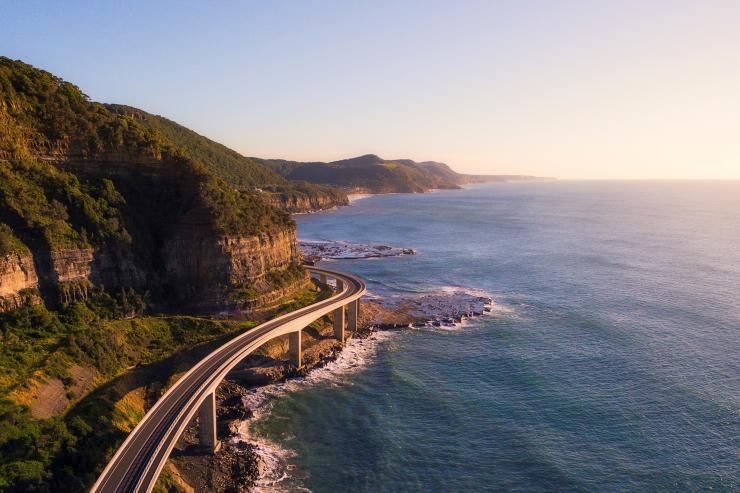 Road winding along the Queensland coastline © Tourism and Events  Queensland
