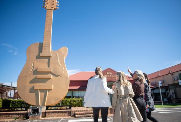 The Big Golden Guitar Tourist Centre, Tamworth, New South Wales © Destination NSW