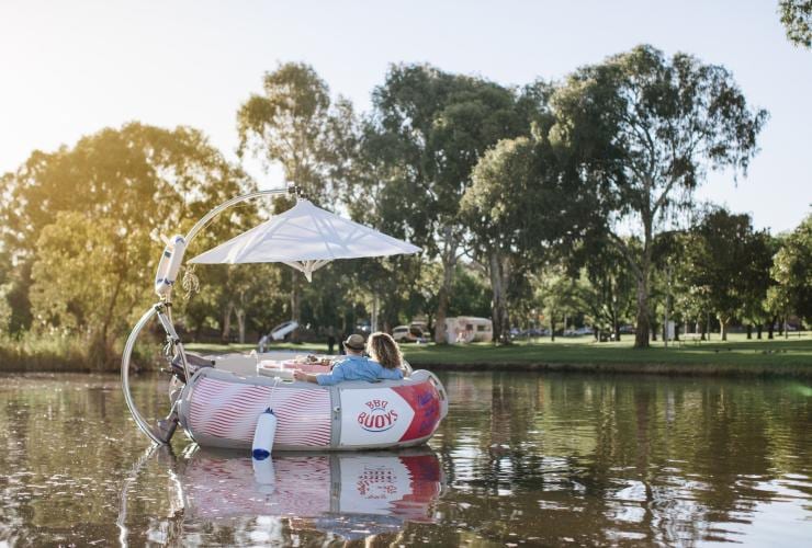 Couple in a BBQ Buoys boat in Adelaide © BBQ Buoys