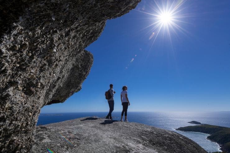 Couple at Sparkes Lookout in Wilsons Promontory © Visit Victoria