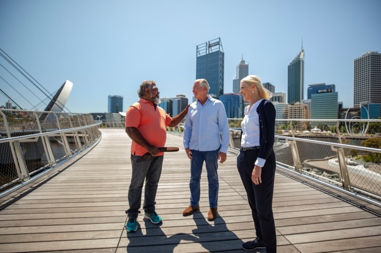 Couple with their tour guide on a Go Cultural Aboriginal Tour in Perth © Tourism Western Australia