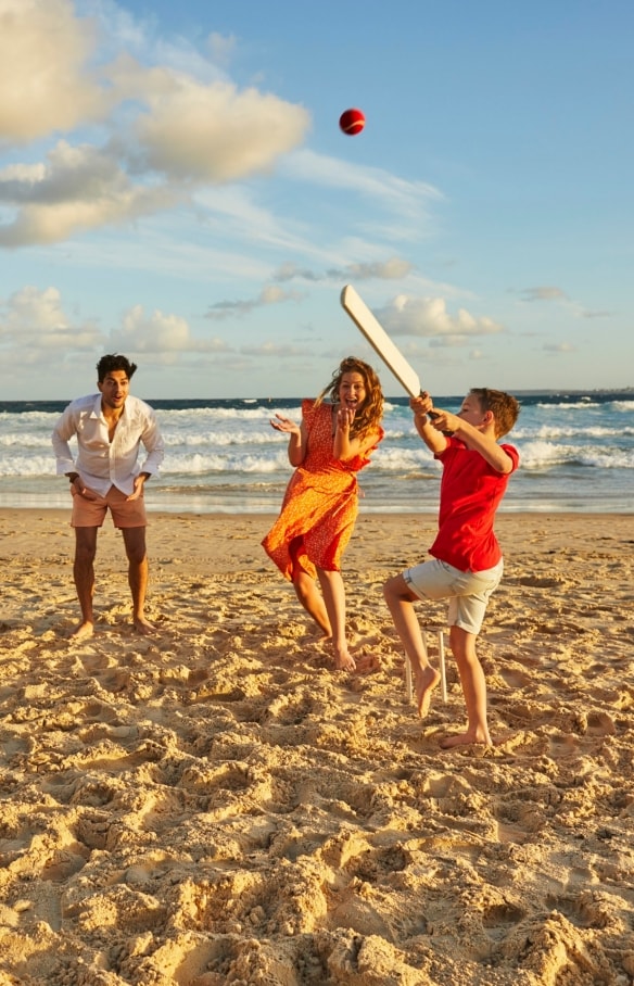 Bondi Beach, Sydney, NSW © Tourism Australia