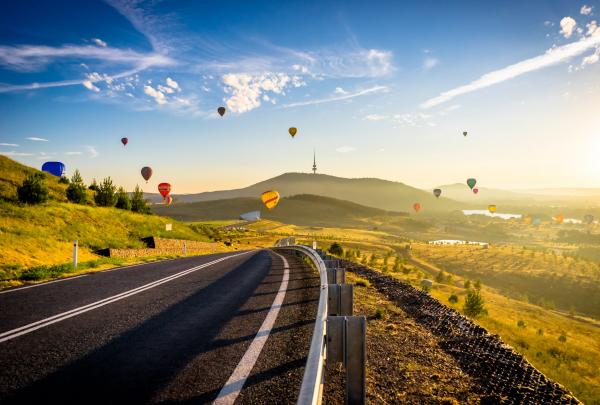 Hot air balloon, Canberra, ACT © Visit Canberra