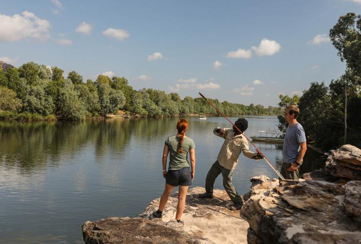 Kakadu Cultural Tours, NT © Tourism Australia