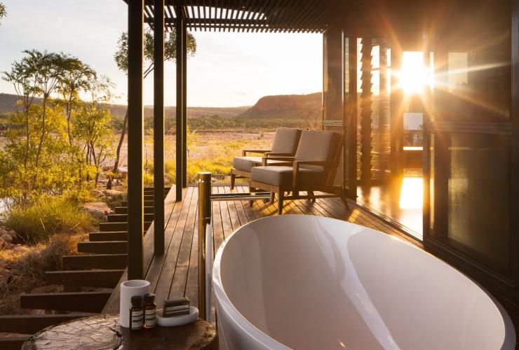 Outdoor bath tub at El Questro Homestead with views of  El Questro Wilderness Park © timothyburgess.net