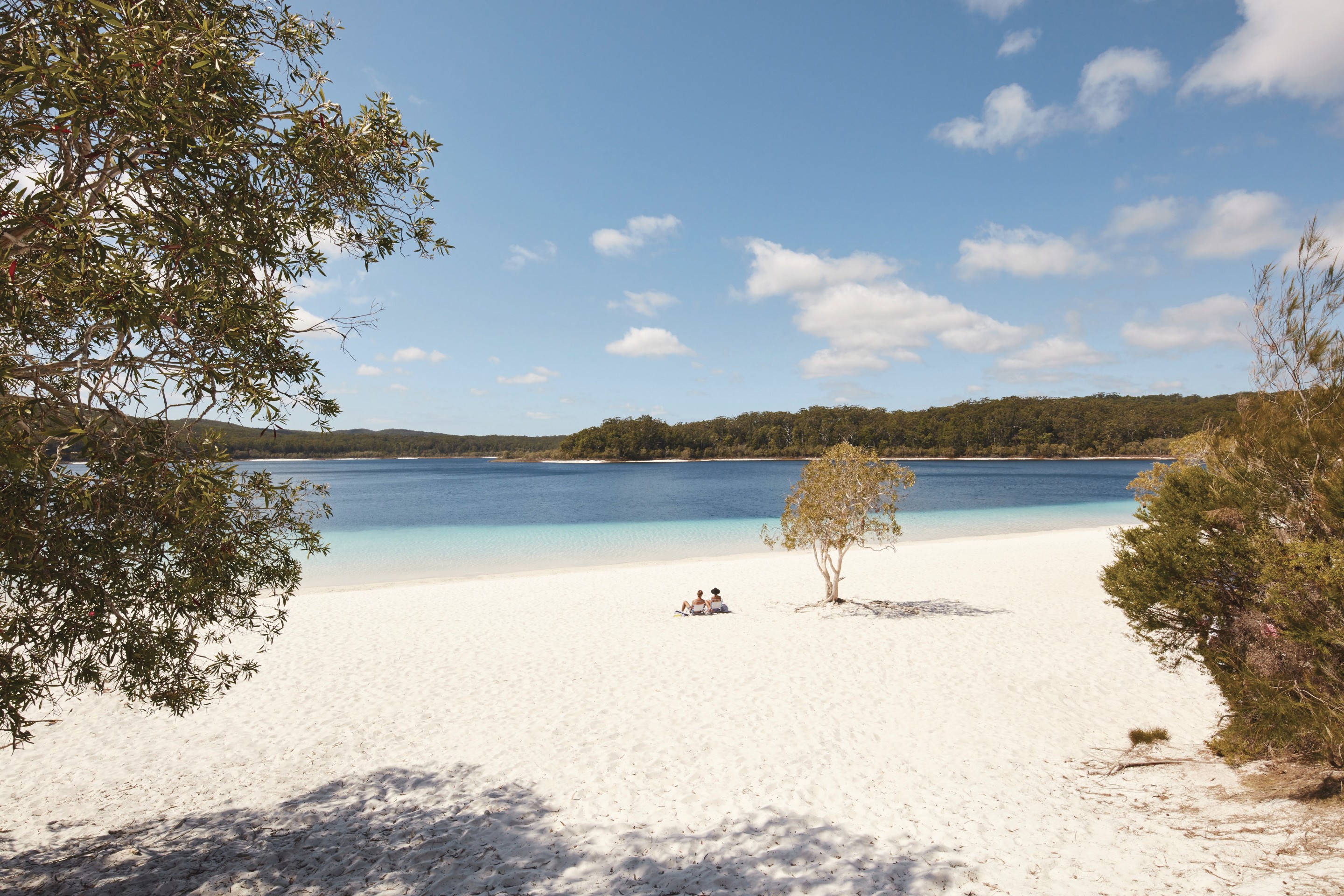 Lake McKenzie, Fraser Island © Tourism & Events Queensland