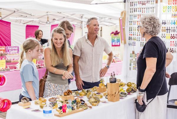 Family at Eumundi Markets in the Sunshine Coast, QLD © Tourism Australia