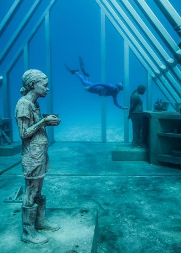 Museum of Underwater Art, near Townsville, QLD © Museum of Underwater Art