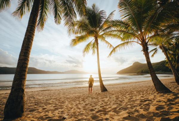 Catseye Beach, Hamilton Island, QLD © Jason Hill and Tourism & Events Queensland