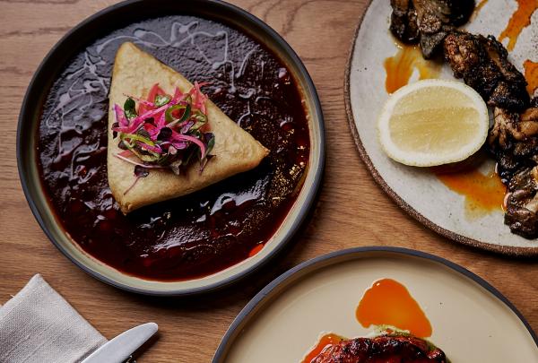 Lona Misa, Melbourne, Victoria © Lona Misa