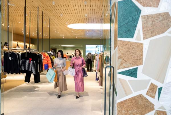 Chadstone Shopping Centre, Melbourne, Victoria © Visit Victoria 