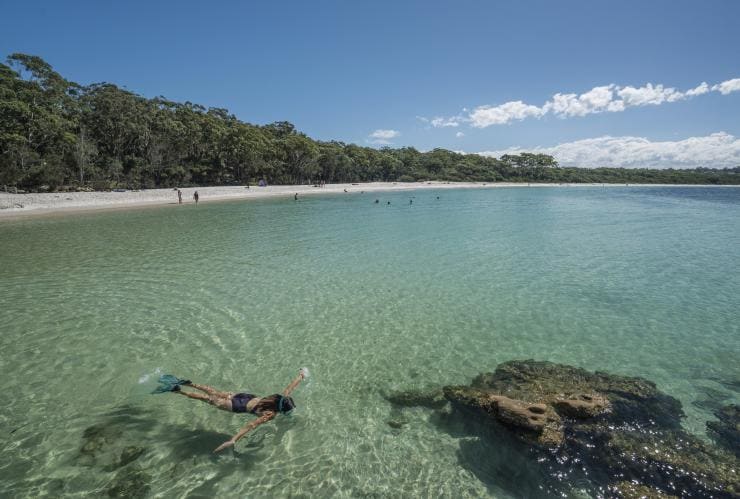 Snorkelling, Jervis Bay, NSW © Destination NSW