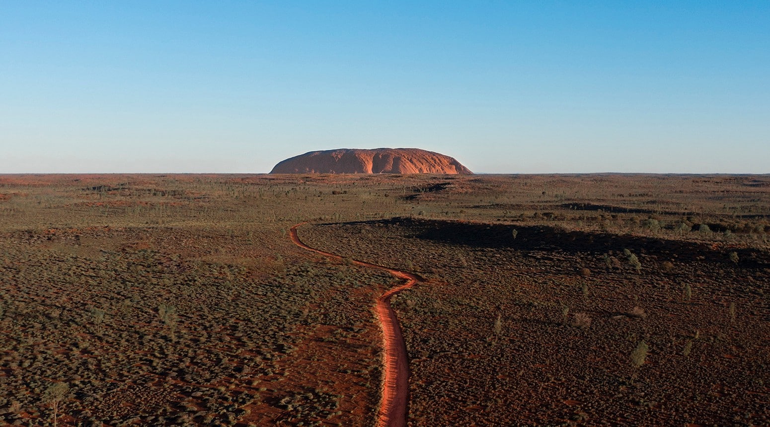 Uluṟu in Uluṟu-Kata Tjuṯa National Park © Tourism Australia