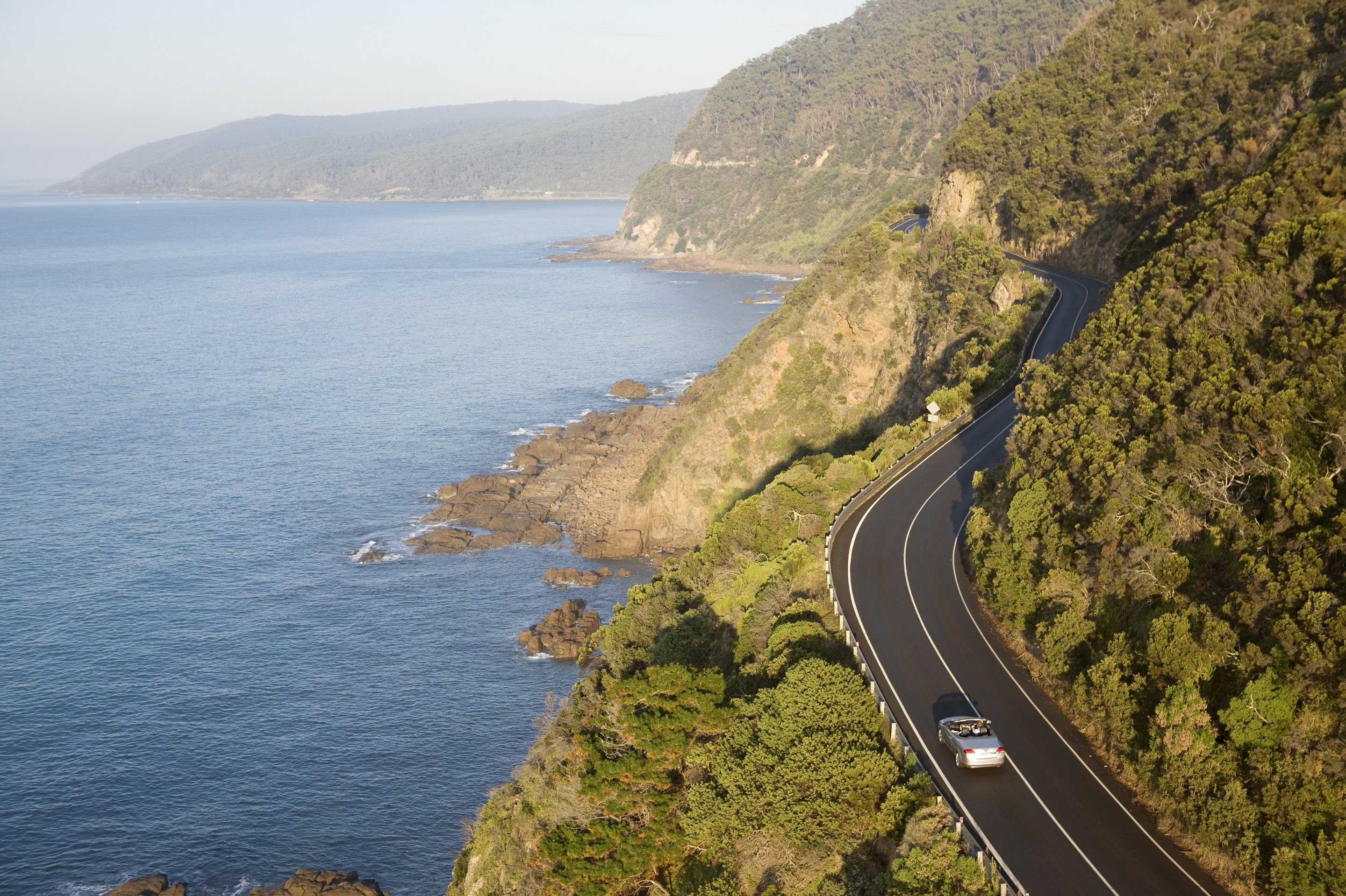 Driving along the Great Ocean Road © Tourism Victoria